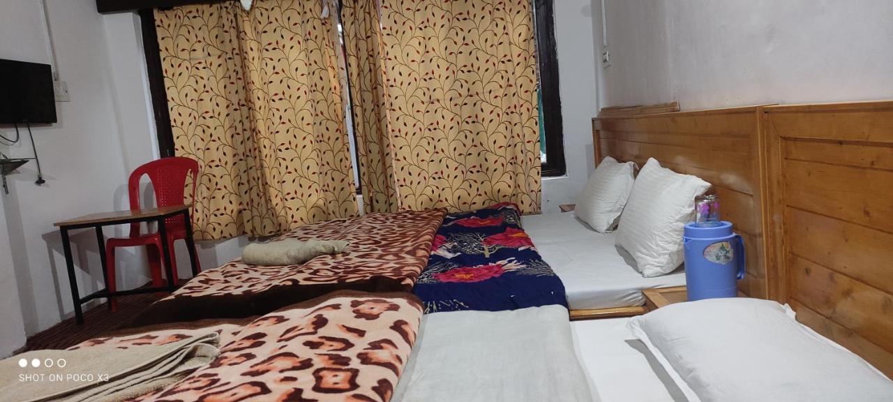 Jahangir Cottage Pahalgam Exterior photo