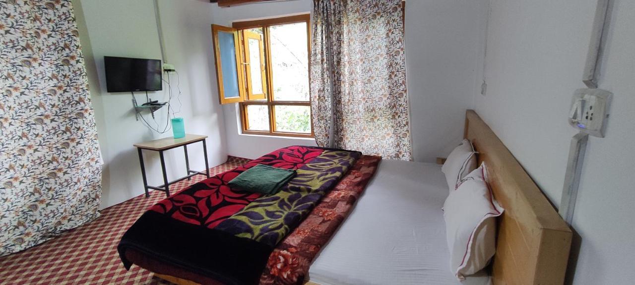 Jahangir Cottage Pahalgam Exterior photo