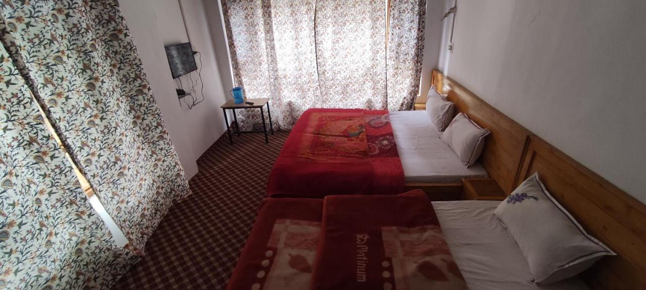 Jahangir Cottage Pahalgam Exterior photo