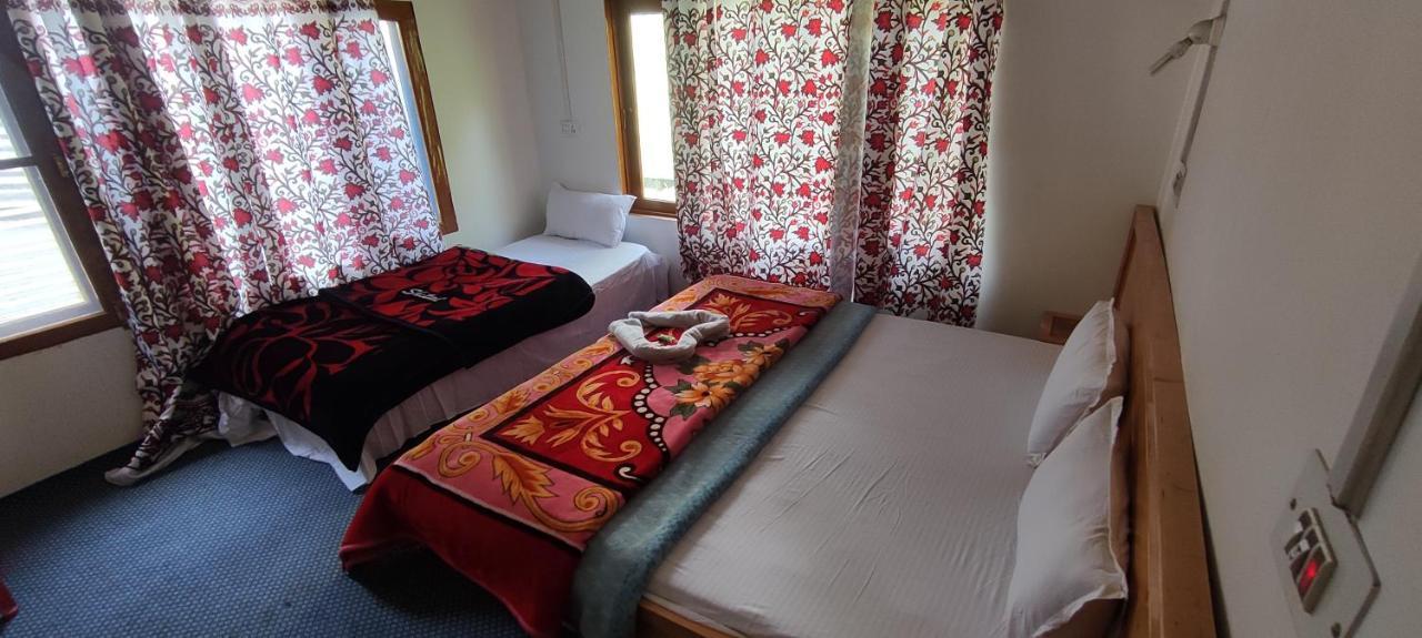 Jahangir Cottage Pahalgam Exterior photo